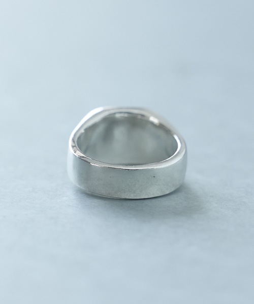 NUMBER (N)INE（ナンバーナイン）の「FLAT SQUARE TOP N(N) SIDE LOGO RING / フラット スクエアトップ エヌエヌ サイド ボックスロゴ リング（リング・メンズ・シルバー・17号/19号）」の4枚目の写真