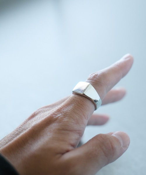 NUMBER (N)INE（ナンバーナイン）の「FLAT SQUARE TOP N(N) SIDE LOGO RING / フラット スクエアトップ エヌエヌ サイド ボックスロゴ リング（リング・メンズ・シルバー・17号/19号）」の7枚目の写真