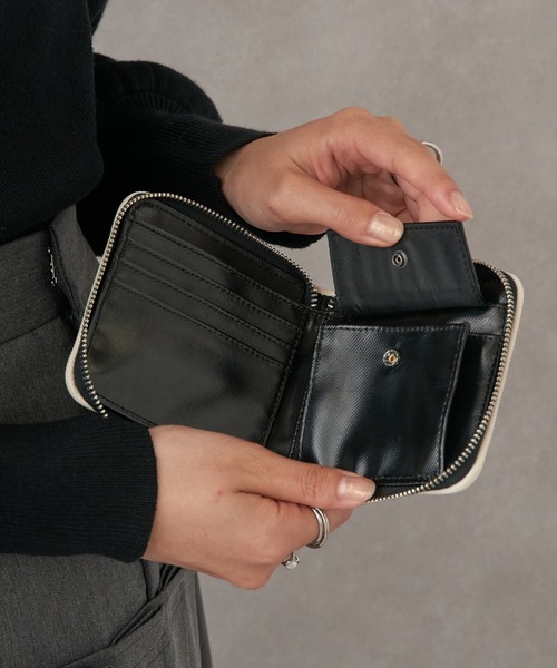 FRED PERRY（フレッドペリー）の「【FRED PERRY】CLASSIC ZIP AROUND WALLET クラシックラウンドファスナーウォレット 二つ折り財布 L1195（財布・メンズ・ブラック・FREE）」の3枚目の写真