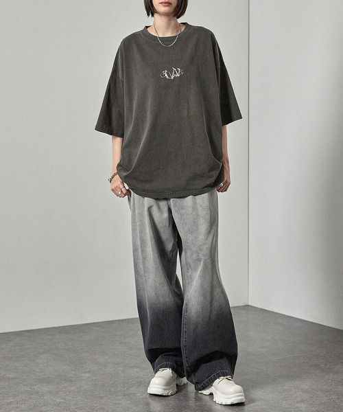 Alfred Alex(アルフレッドアレックス)の「【Alfred Alex】ヴィンテージ加工ピグメント3Dメタルディストーテッドロゴ半袖Tシャツ(Tシャツ/カットソー・メンズ・ブラック/ワイン/グレイッシュブルー・M/L)」の10枚目の写真
