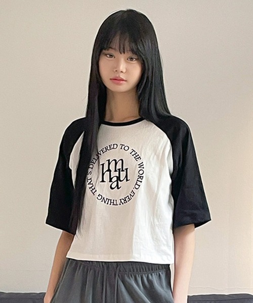 muahmuah(ムーアムーア)の「A'GEM/9 × .kom 『muah muah/ムーアムーア』CIRCLE LOGO RAGLAN HALF T-SHIRT/ステッチロゴラグラン Tシャツ(Tシャツ/カットソー・レディース・ダークグリーン/ベージュ/ブラック・FREE)」の6枚目の写真