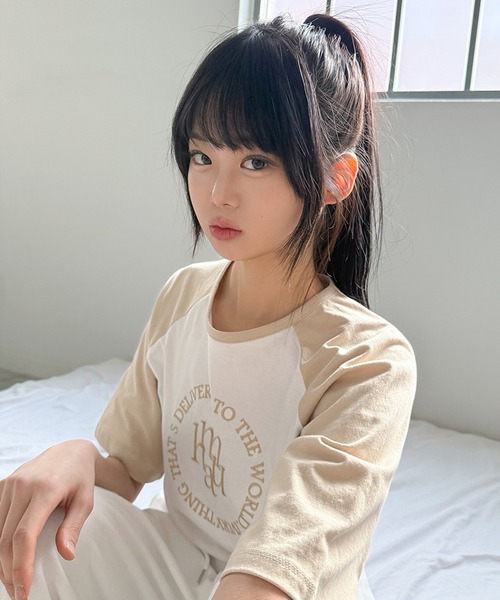 muahmuah(ムーアムーア)の「A'GEM/9 × .kom 『muah muah/ムーアムーア』CIRCLE LOGO RAGLAN HALF T-SHIRT/ステッチロゴラグラン Tシャツ(Tシャツ/カットソー・レディース・ダークグリーン/ベージュ/ブラック・FREE)」の12枚目の写真