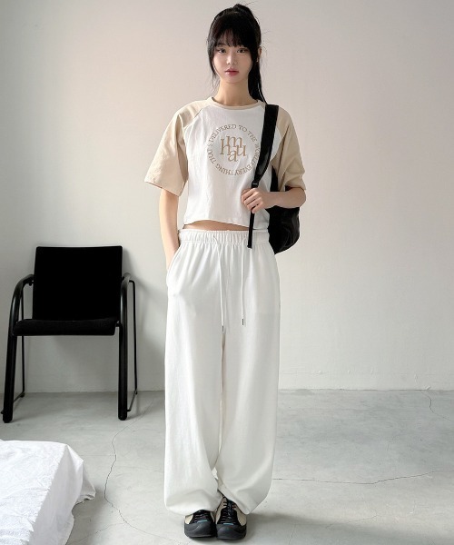 muahmuah(ムーアムーア)の「A'GEM/9 × .kom 『muah muah/ムーアムーア』CIRCLE LOGO RAGLAN HALF T-SHIRT/ステッチロゴラグラン Tシャツ(Tシャツ/カットソー・レディース・ダークグリーン/ベージュ/ブラック・FREE)」の14枚目の写真