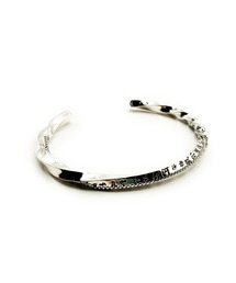 machen（マヘン）の「machen マヘン ツイストナンバーシルバーバングル（バングル/リストバンド）」