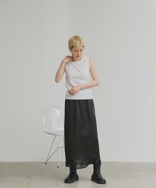 ad thie（アドティエ）の「前後2way リブタンクトップ（タンクトップ・レディース・ブラック/レッド/オフホワイト/アイボリー/チャコール/ブラウン/グレイッシュベージュ・MEDIUM/LARGE）」の8枚目の写真