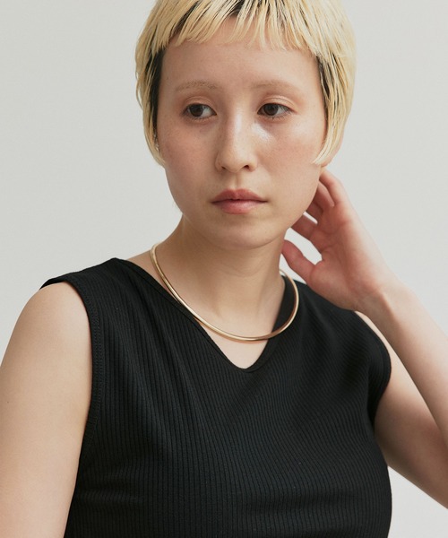 ad thie（アドティエ）の「前後2way リブタンクトップ（タンクトップ・レディース・ブラック/レッド/オフホワイト/アイボリー/チャコール/ブラウン/グレイッシュベージュ・MEDIUM/LARGE）」の16枚目の写真