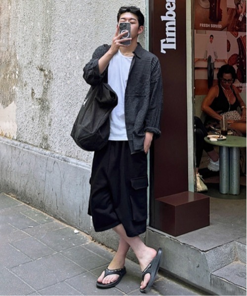 NOWLE(ノウル)の「【NOWLE】クロップド スウェット カーゴ ショーツ パンツ(スウェットパンツ・メンズ・グレー/ブラック・MEDIUM/LARGE/X-LARGE)」の16枚目の写真