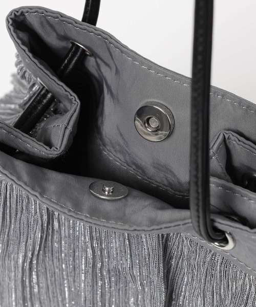 LEPSIM(レプシィム)の「アソートフリルバッグ 579049(ショルダーバッグ・レディース・シルバー/ブラック/ブラック系その他・ONE SIZE)」の11枚目の写真
