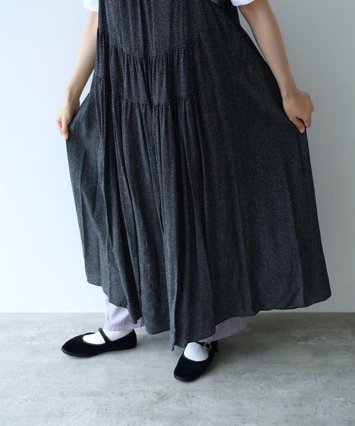 yuni(ユニ )の「dot print jumper スカート(ジャンパースカート・レディース・ブラック系その他4・FREE)」の2枚目の写真