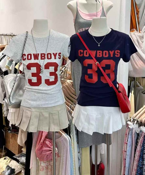 MEMECLE(メメクル)の「【 MEMECLE / メメクル 】33 プリントロゴ COWBOYS Tシャツ(Tシャツ/カットソー・レディース・ピンク/ネイビー/イエロー/レッド/ホワイト・FREE)」の7枚目の写真