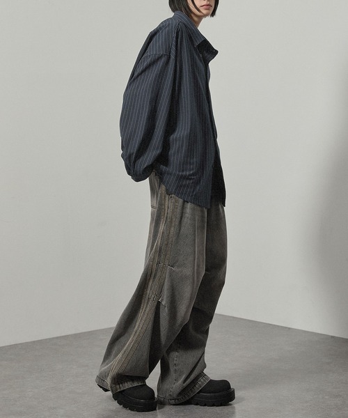 Alfred Alex（アルフレッドアレックス）の「【Alfred Alex】ストライプ ワンポイント刺繍 オーバーサイズレギュラーカラーシャツ（シャツ/ブラウス・メンズ・ネイビー/ワイン/ブラック・L/M）」の4枚目の写真