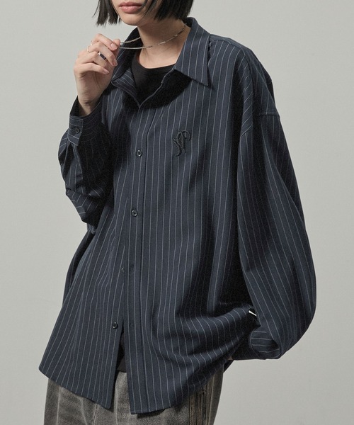 Alfred Alex（アルフレッドアレックス）の「【Alfred Alex】ストライプ ワンポイント刺繍 オーバーサイズレギュラーカラーシャツ（シャツ/ブラウス・メンズ・ネイビー/ワイン/ブラック・L/M）」の6枚目の写真