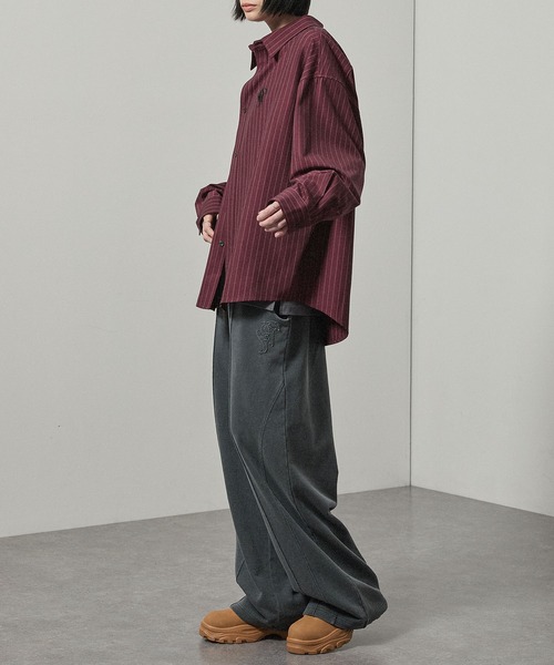 Alfred Alex（アルフレッドアレックス）の「【Alfred Alex】ストライプ ワンポイント刺繍 オーバーサイズレギュラーカラーシャツ（シャツ/ブラウス・メンズ・ネイビー/ワイン/ブラック・L/M）」の13枚目の写真