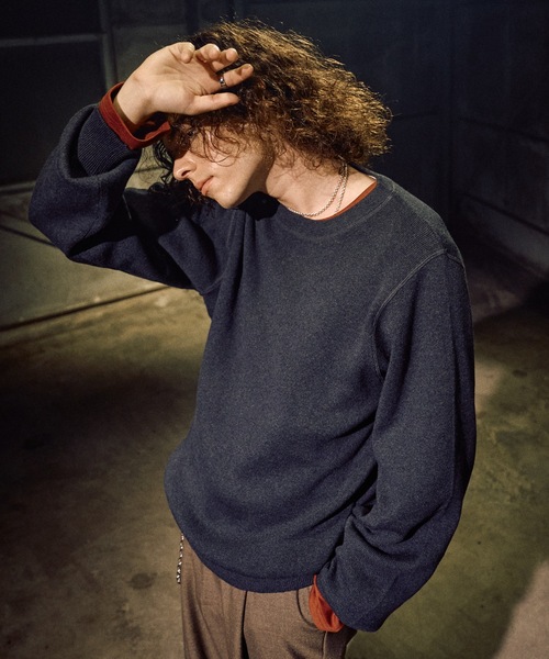 CASPER JOHN(キャスパージョン)の「Wool cotton high gauge crew neck sweater / ウールコットンハイゲージクルーネックセーター(ニット/セーター・メンズ・オレンジ/ブラック/アイボリー/ブルー・LARGE/MEDIUM/SMALL/X-SMALL)」の8枚目の写真