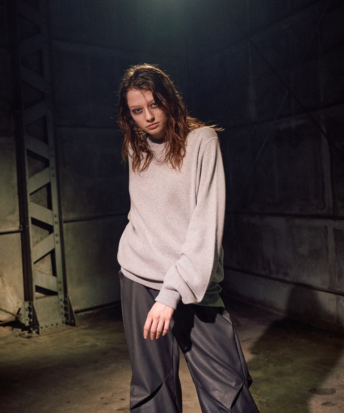 CASPER JOHN(キャスパージョン)の「Wool cotton high gauge crew neck sweater / ウールコットンハイゲージクルーネックセーター(ニット/セーター・メンズ・オレンジ/ブラック/アイボリー/ブルー・LARGE/MEDIUM/SMALL/X-SMALL)」の16枚目の写真