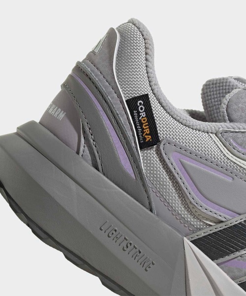 adidas（アディダス）の「ライトブレイズ ATR / Lightblaze ATR Shoes / アディダス adidas（スニーカー・レディース・グレー・23.5cm/23.0cm/22.5cm/22.0cm/28.0cm/27.5cm/27.0cm/26.5cm/26.0cm/25.5cm/25.0cm/24.5cm/24.0cm）」の8枚目の写真