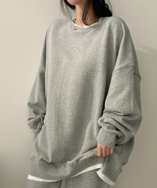 cammie(キャミー)の「重ね着風ゆるトップス(スウェット・レディース・ブルー/グレー/イエロー/ブラック・LARGE/MEDIUM)」の2枚目の写真