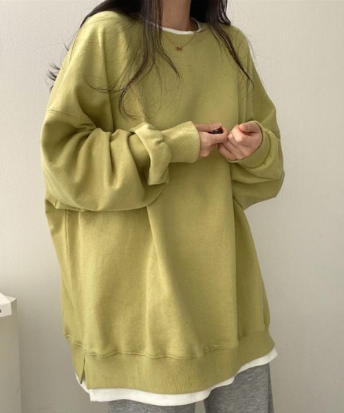 cammie(キャミー)の「重ね着風ゆるトップス(スウェット・レディース・ブルー/グレー/イエロー/ブラック・LARGE/MEDIUM)」の4枚目の写真