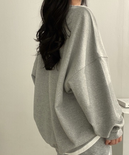 cammie(キャミー)の「重ね着風ゆるトップス(スウェット・レディース・ブルー/グレー/イエロー/ブラック・LARGE/MEDIUM)」の9枚目の写真
