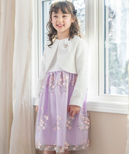 Catherine Cottage（キャサリンコテージ）の「エンブロイダリーフラワーレースアンサンブル（スーツセット・キッズ・ピンク/ネイビー/ベージュ/シルバー/ブルー/ライラック・110/120/130）」の4枚目の写真