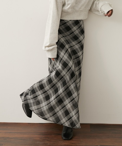 Aunt Marie's(アントマリーズ)の「チェックナロースカート(スカート・レディース・ネイビー/ブラック・SMALL/MEDIUM)」の5枚目の写真