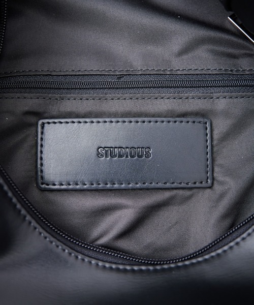Oversize leather shoulder bag（ショルダーバッグ）｜STUDIOUS