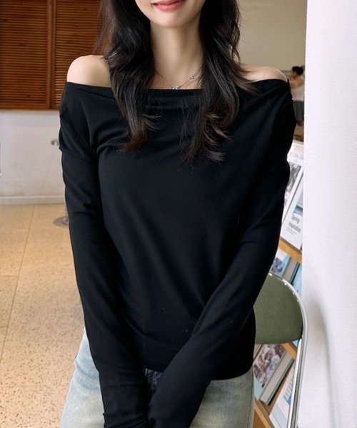 Eclat one(エクラワン)の「【Eclat one】ドレープネック カットソー(Tシャツ/カットソー・レディース・ブラウン/ホワイト/ブラック・FREE)」の4枚目の写真