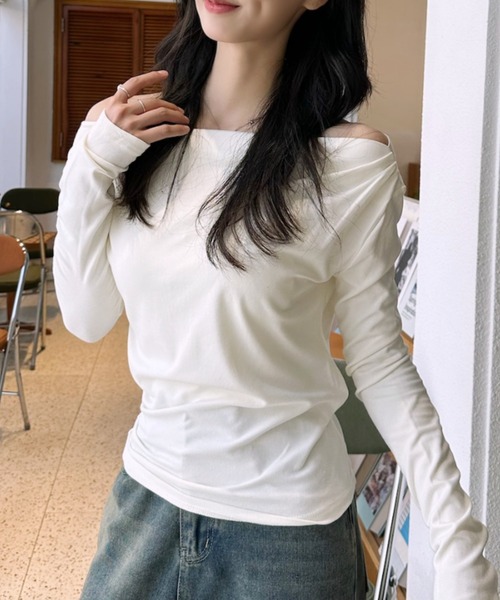 Eclat one(エクラワン)の「【Eclat one】ドレープネック カットソー(Tシャツ/カットソー・レディース・ブラウン/ホワイト/ブラック・FREE)」の6枚目の写真
