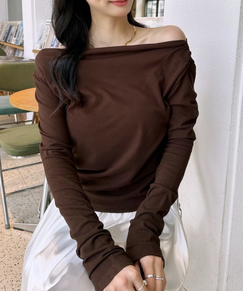 Eclat one(エクラワン)の「【Eclat one】ドレープネック カットソー(Tシャツ/カットソー・レディース・ブラウン/ホワイト/ブラック・FREE)」の8枚目の写真