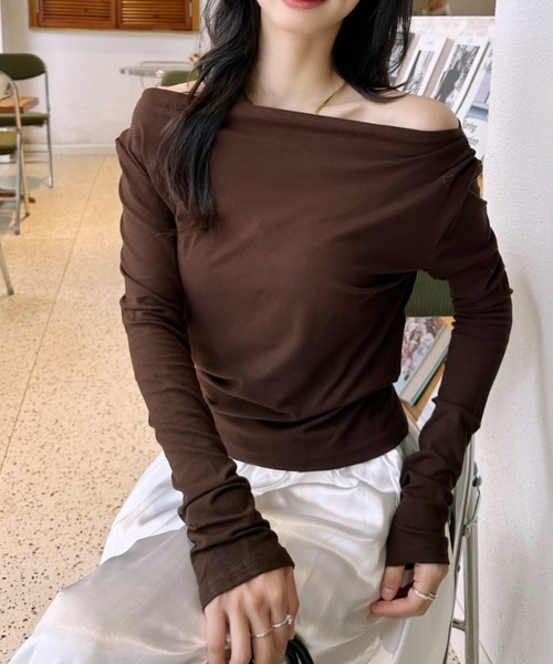 Eclat one(エクラワン)の「【Eclat one】ドレープネック カットソー(Tシャツ/カットソー・レディース・ブラウン/ホワイト/ブラック・FREE)」の9枚目の写真