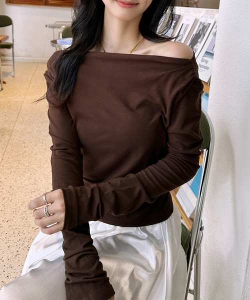 Eclat one(エクラワン)の「【Eclat one】ドレープネック カットソー(Tシャツ/カットソー・レディース・ブラウン/ホワイト/ブラック・FREE)」の22枚目の写真
