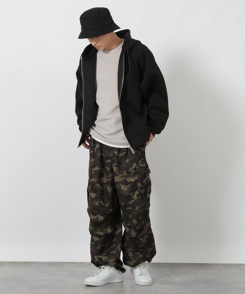 LAKOLE（ラコレ）の「エアダンボールZIPパーカー / 596296（パーカー・メンズ・レッド/ライトグレー/ブラック・LARGE/MEDIUM）」の15枚目の写真