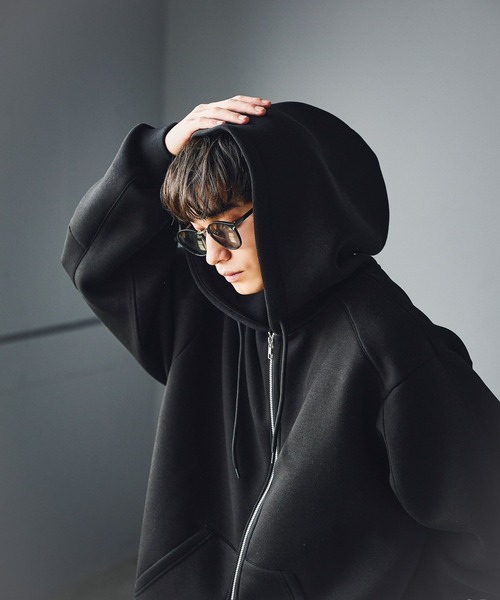 LAKOLE（ラコレ）の「エアダンボールZIPパーカー / 596296（パーカー・メンズ・レッド/ライトグレー/ブラック・LARGE/MEDIUM）」の4枚目の写真