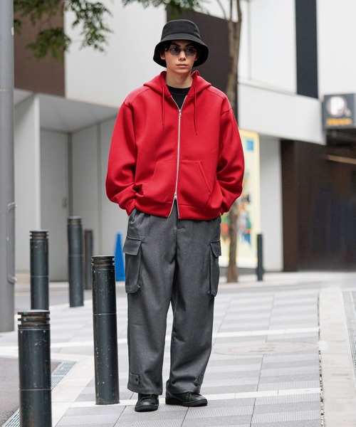 LAKOLE（ラコレ）の「エアダンボールZIPパーカー / 596296（パーカー・メンズ・レッド/ライトグレー/ブラック・LARGE/MEDIUM）」の11枚目の写真