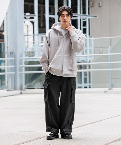 LAKOLE（ラコレ）の「エアダンボールZIPパーカー / 596296（パーカー・メンズ・レッド/ライトグレー/ブラック・LARGE/MEDIUM）」の10枚目の写真