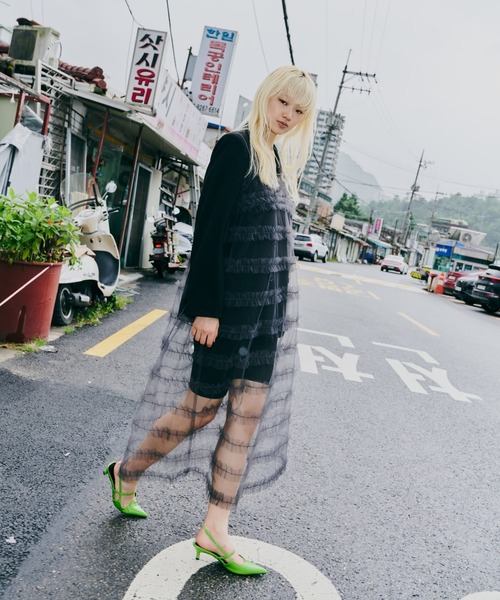 ANDRESD(アンドレスド)の「フリルラインガーリードレス / frill line girly dress(ドレス・レディース・チャコール/ブラック/ベージュ・S/M/L)」の14枚目の写真