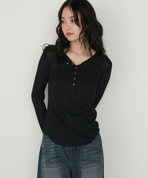 forksy.（フォルクシー）の「【forksy.】シアーヘンリーネックラウンドヘムロングスリーブトップス（Tシャツ/カットソー）」