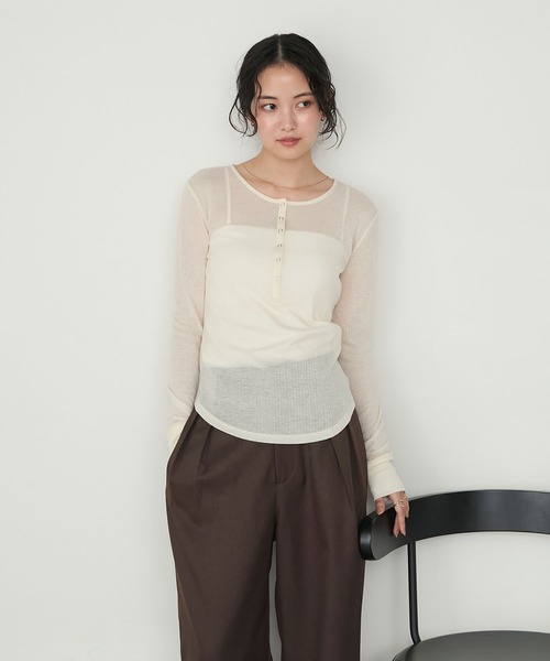 forksy.(フォルクシー)の「【forksy.】シアーヘンリーネックラウンドヘムロングスリーブトップス(Tシャツ/カットソー・レディース・ボルドー/杢グレー/アイボリー/ブラック・FREE)」の7枚目の写真