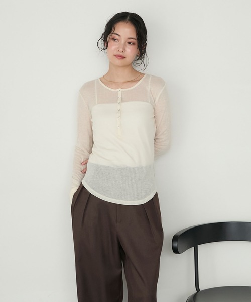 forksy.(フォルクシー)の「【forksy.】シアーヘンリーネックラウンドヘムロングスリーブトップス(Tシャツ/カットソー・レディース・ボルドー/杢グレー/アイボリー/ブラック・FREE)」の8枚目の写真