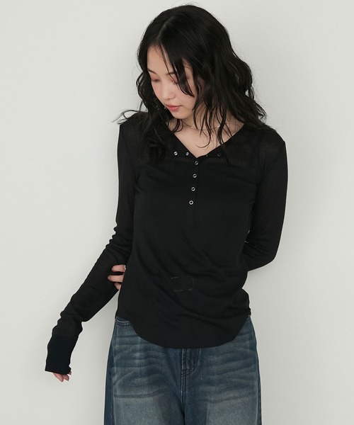 forksy.(フォルクシー)の「【forksy.】シアーヘンリーネックラウンドヘムロングスリーブトップス(Tシャツ/カットソー・レディース・ボルドー/杢グレー/アイボリー/ブラック・FREE)」の17枚目の写真
