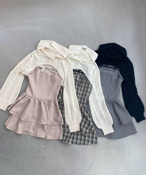 MAJESTIC LEGON（マジェスティックレゴン）の「フードボレロ×ミニキャミワンピセット（ワンピース・レディース・ベージュ系その他2/ベージュ/ブラック系その他・MEDIUM）」の4枚目の写真