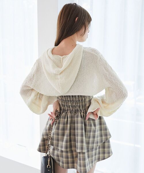 MAJESTIC LEGON（マジェスティックレゴン）の「フードボレロ×ミニキャミワンピセット（ワンピース・レディース・ベージュ系その他2/ベージュ/ブラック系その他・MEDIUM）」の14枚目の写真