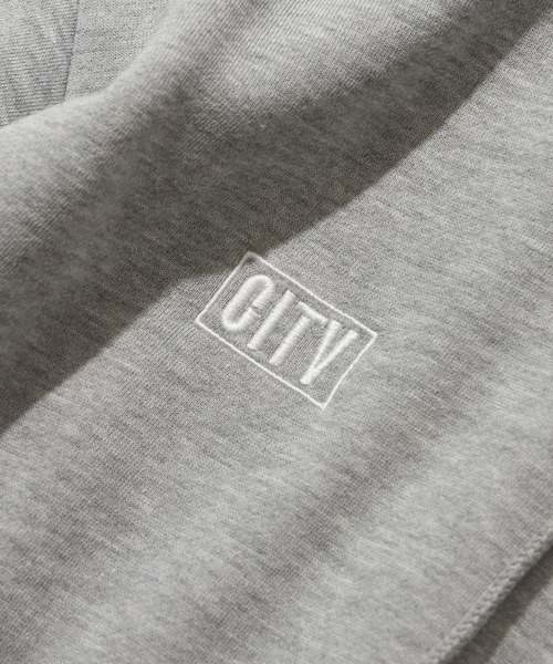 CORPUS SELECT(コーパストーキョー)の「【Manchester City/マンチェスターシティー】エンブレムロゴ ワッペン プルオーバー パーカー セットアップ(セットアップ・メンズ・ネイビー/グレー/ブラック・LL/M/L)」の8枚目の写真