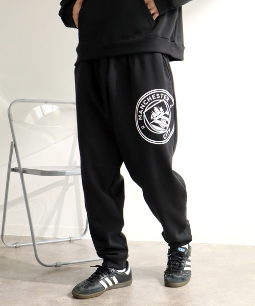 新品Manchester Cityプルオーバー パーカー セットアップＬ黒 セール】【Manchester City/マンチェスターシティー】エンブレム