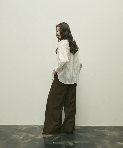 Lutim by u(ルチバイユー)の「Floral line embroidery shirt / フローラルラインエンブロイダリーシャツ(シャツ/ブラウス・レディース・ホワイト/ブラック・FREE)」の9枚目の写真