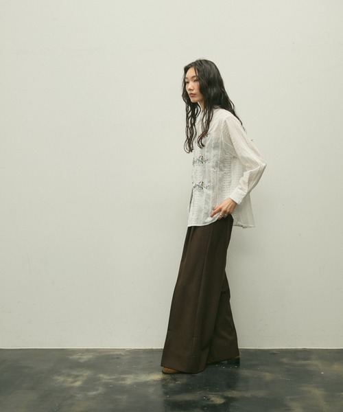 Lutim by u(ルチバイユー)の「Floral line embroidery shirt / フローラルラインエンブロイダリーシャツ(シャツ/ブラウス・レディース・ホワイト/ブラック・FREE)」の8枚目の写真