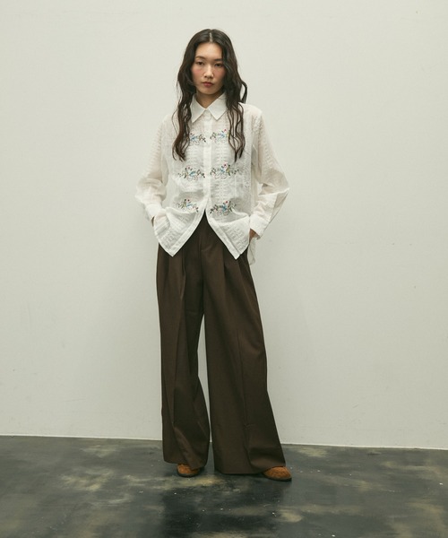 Lutim by u(ルチバイユー)の「Floral line embroidery shirt / フローラルラインエンブロイダリーシャツ(シャツ/ブラウス・レディース・ホワイト/ブラック・FREE)」の7枚目の写真