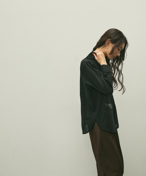 Lutim by u(ルチバイユー)の「Floral line embroidery shirt / フローラルラインエンブロイダリーシャツ(シャツ/ブラウス・レディース・ホワイト/ブラック・FREE)」の22枚目の写真