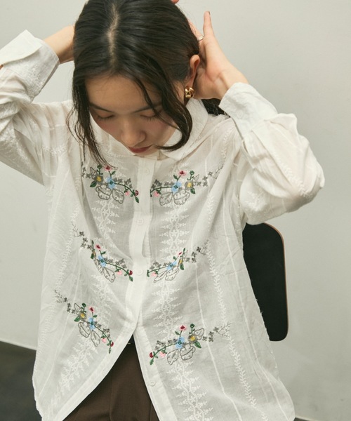 Lutim by u(ルチバイユー)の「Floral line embroidery shirt / フローラルラインエンブロイダリーシャツ(シャツ/ブラウス・レディース・ホワイト/ブラック・FREE)」の17枚目の写真