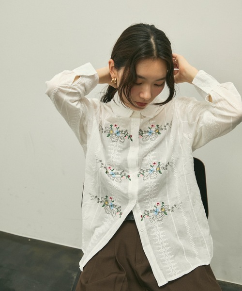 Lutim by u(ルチバイユー)の「Floral line embroidery shirt / フローラルラインエンブロイダリーシャツ(シャツ/ブラウス・レディース・ホワイト/ブラック・FREE)」の18枚目の写真